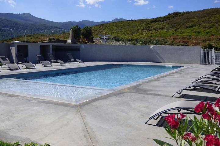 Gîte pour 6 personnes, avec Jacuzzi ainsi que Terrasse et Piscine à Olmeta-di-Tuda