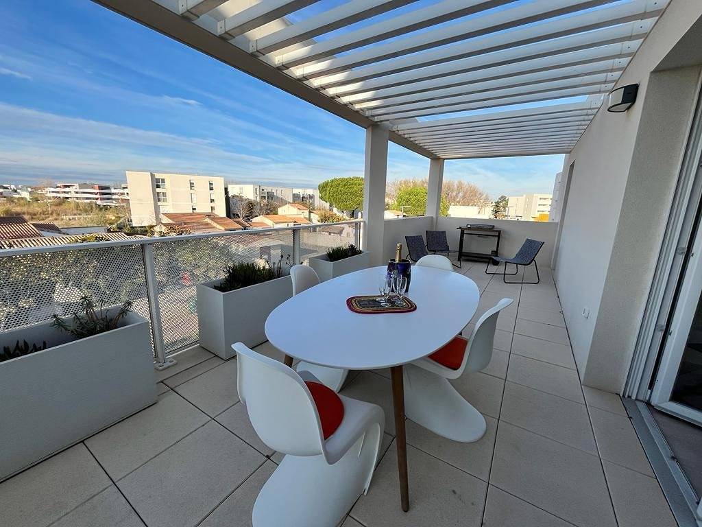Appartement de vacances entier, Bel Appartement Dans Une Residence Avec Parking et Ascenseur in Sérignan, Côte méditerranéenne (France)