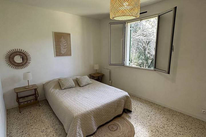 Location de vacances pour 14 personnes, avec jacuzzi ainsi que jardin et terrasse à Uchaux - 4