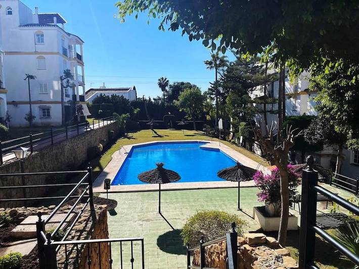 Casa rural para 4 personas, con piscina y terraza, Se admiten mascotas en Estepona