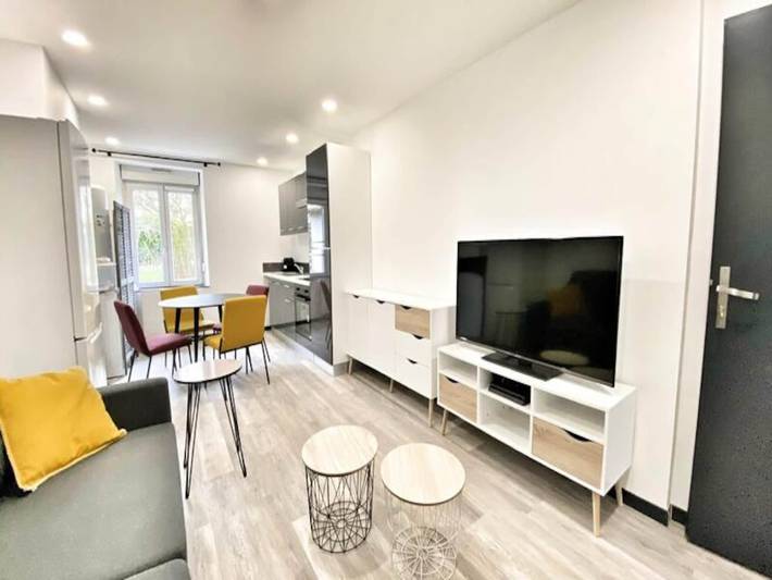 Location de vacances pour 6 personnes, avec jardin, adapté aux familles à Terville