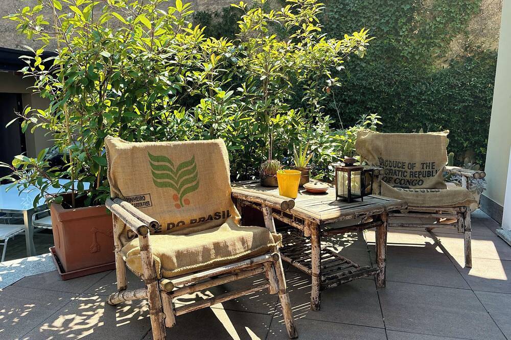 B&B in Centro. Confortevole e Riservato, Circondato da un Verde Rigoglioso in Nerviano, Provincia de Milan
