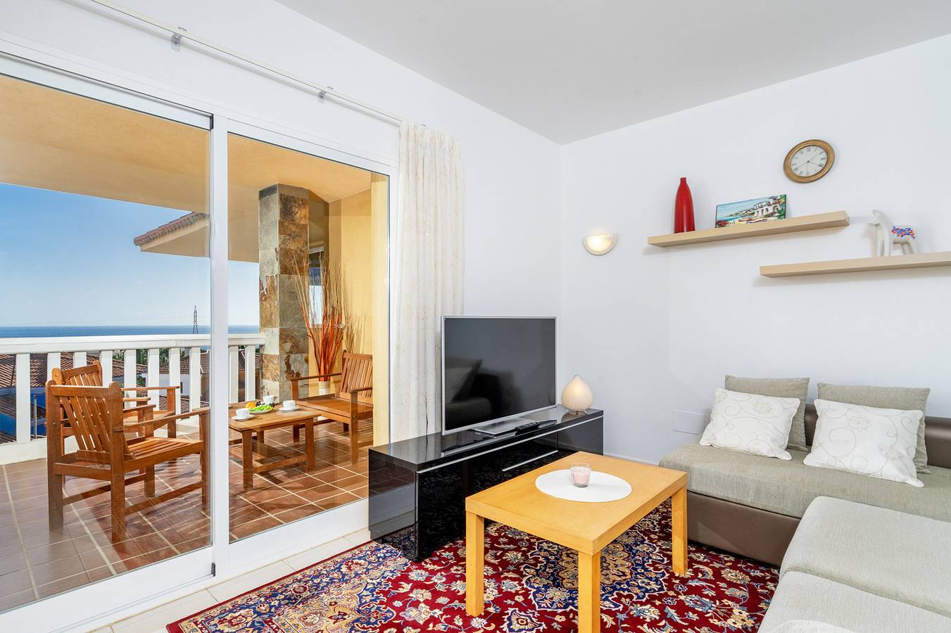 Entire apartment, Lovely seaview apartment by Costarentals - Ref 106 in La Capellania, Fuengirola