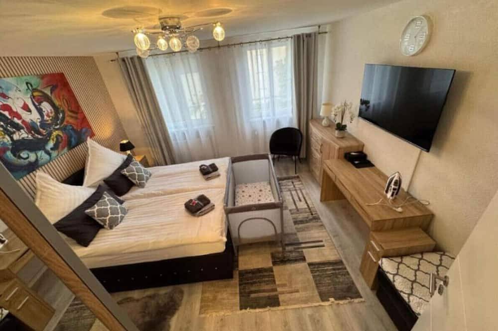 Entire apartment, Family freundliche geräumige Design-Wohnung mit Balkon im Zentrum - Apolonialiving in Karlsruhe, Rhine Plain