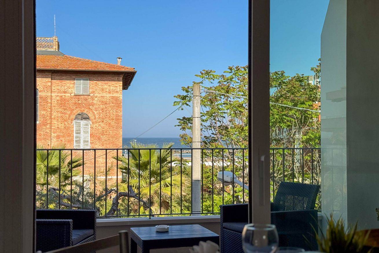 Appartamento intero, Delfino Suites - [Design Moderno] Garage e Terrazza vista Mare in Porto San Giorgio, Provincia di Fermo