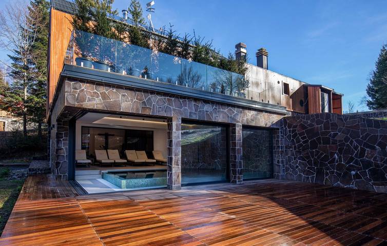 Ferienhaus für 10 Personen, mit Terrasse und Sauna sowie Garten und Pool - 1