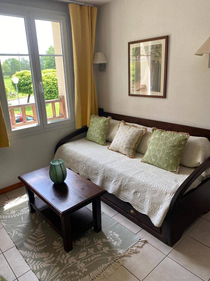 Gîte pour 6 personnes, avec terrasse et sauna ainsi que piscine et jardin à Levernois - 4