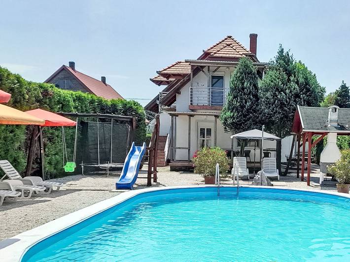 Ferienwohnung für 5 Personen, mit Garten und Pool, mit Haustier in Balatonmariafürdö