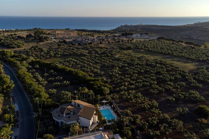 Apartment 'In Villa Templi Selinunte' with Sea View, Wi-Fi and Air Conditioning in Marinella (Sicily), Castelvetrano (Municipality)