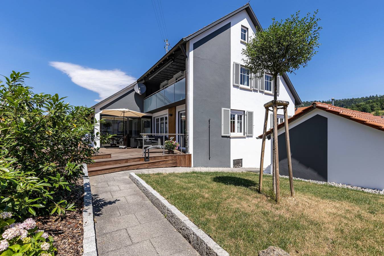 Ferienhaus "Basislager" mit Bergblick, privater Terrasse und Wlan in Albstadt, Albsteig Etappe 13