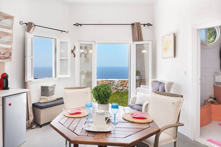 Apartamento entero, Apartamento 'Antiparos' con vistas al mar, admite mascotas in Síkinos