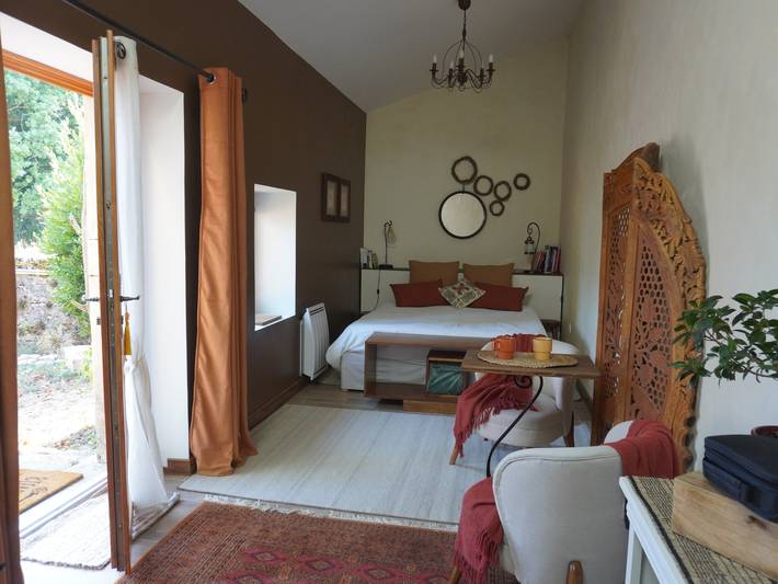 Bulle de campagne : Chambre d'hôtes avec jardin partagé in La Genête, Région de Louhans