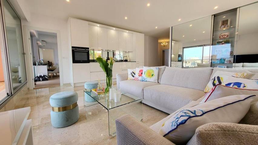 Location de vacances pour 4 personnes, avec Balcon ainsi que Terrasse et Vue à Monte Carlo