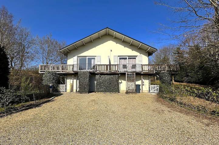 Location de vacances pour 8 personnes, avec jardin, animaux acceptés dans Devantave