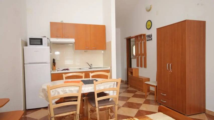 Gîte pour 2 personnes, avec terrasse dans Lastovo - 3