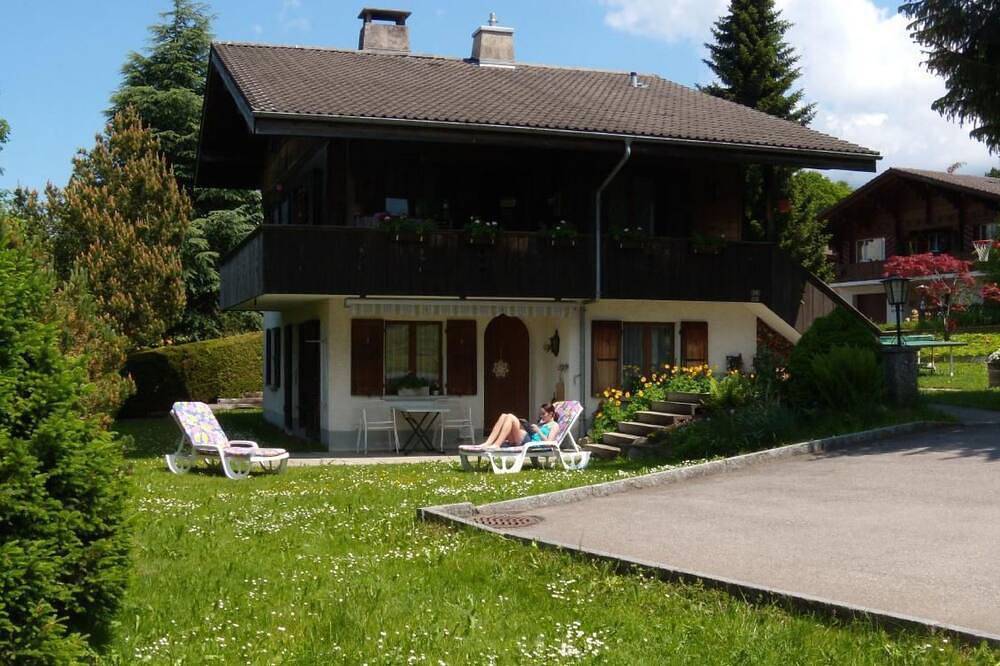 Ganze Wohnung, Ferienwohnung Akalei in Aeschi bei Spiez, Thunersee