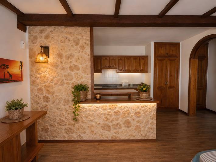 Ganze Wohnung, Ferienwohnung 'Maika's' mit Meerblick, Gemeinschaftspool und WLAN in San Eugenio Alto, Adeje