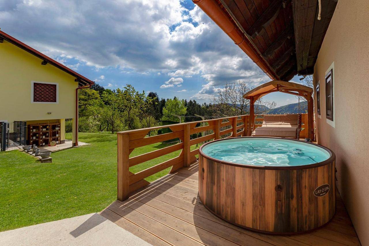 Sunflower House with Jacuzzy and Sauna in Karawanken und Bachergebirge, Untersteiermark