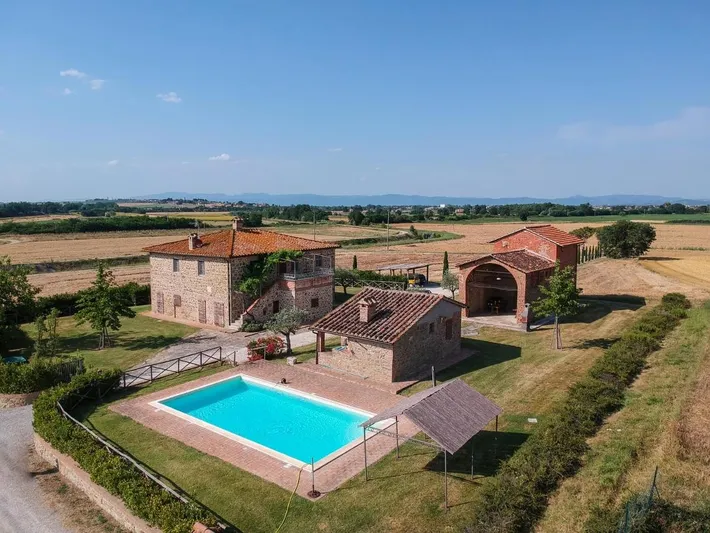 Chalet para 20 personas, con vistas además de piscina y jardín - 1