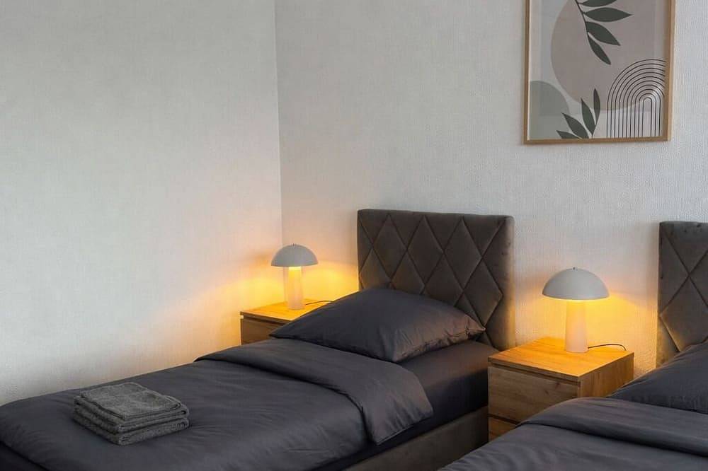 Ganze Wohnung, Modernes Penthouse für bis zu 8 Personen bei Berlin. Nur 15 Minuten zum Ber! in Genshagen, Ludwigsfelde