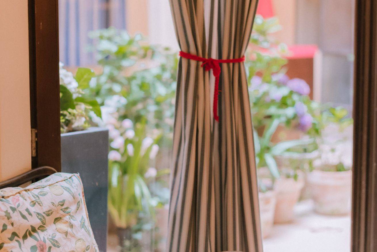 The Loggia. In the heart of History, a refuge: extremely elegant, spacious and evocative. 7 km from beautiful sea beaches.        in Fermo (Village), Fermo