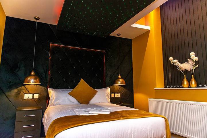 Ganze Wohnung, Apartment-Présidial-Eigenes Badezimmer-Jacuzzi in Bradford, Westliches Yorkshire