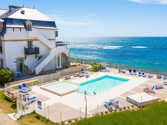 Gîte pour 8 personnes, avec terrasse, adapté aux familles dans Plage Valentin Batz - 2