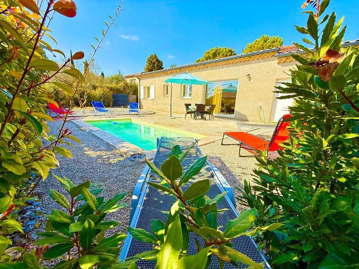 Villa pour 6 personnes, avec jardin et piscine - 1