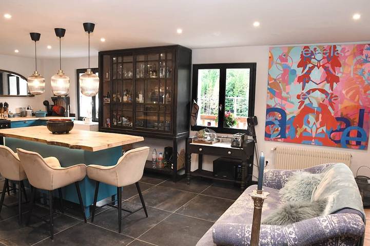 Luxury Ski/summer Chalet, sleeps 14. Ski 100 meters. ⛷️ “Grand Massif” ski range in Sixt-Fer-à-Cheval, Region Bonneville