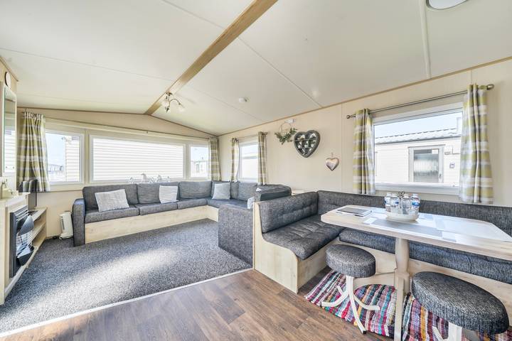 Holiday rental for 8 people, with balcony and pool, child-friendly in Rhyl