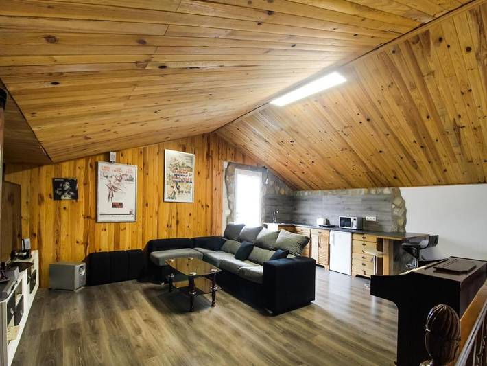Casa rural para 14 personas, con Jardín y Piscina en El Cerrato