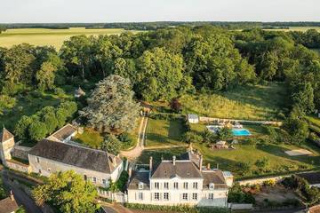 Gîte pour 21 personnes, avec sauna ainsi que jardin et jacuzzi à Saint-Privé