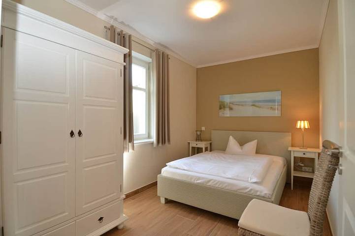 Ferienhaus für 8 Personen, mit Sauna und Garten sowie Terrasse in Middelhagen - 2