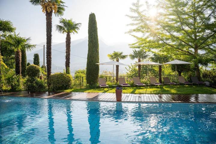 Hôtel pour 2 personnes, avec piscine et jardin ainsi que sauna et jacuzzi, animaux acceptés