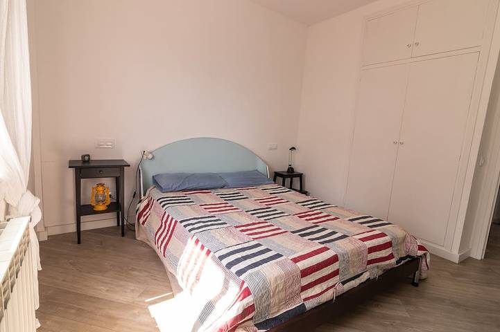 Ganze Wohnung, Stylish sea-view apartment with parking and Wi-Fi in Pineda de Mar, Costa del Maresme