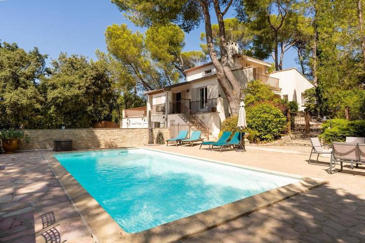 Location de vacances pour 8 personnes, avec vue ainsi que jardin et piscine, animaux acceptés à Saint-Georges-d'Orques - 3