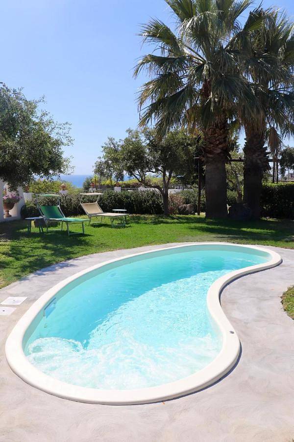 Chambre d’hôte pour 3 personnes, avec piscine ainsi que jardin et vue à Forio