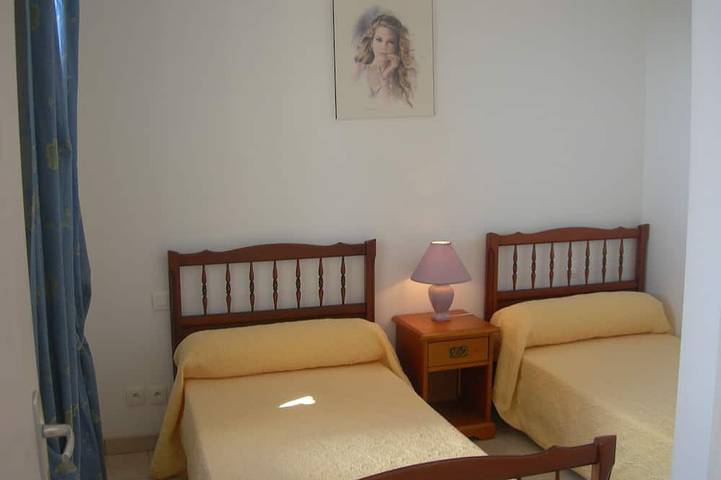 Location de vacances pour 4 personnes, avec piscine et jacuzzi ainsi que jardin et terrasse à Alata - 3