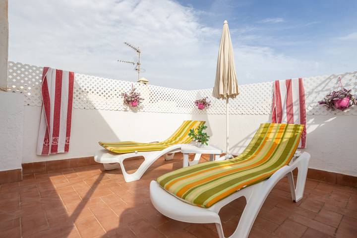 Ganze Wohnung, Ferienwohnung Nieves 2 mit Meerblick, Terrasse & Wlan in Nerja Centre, Nerja