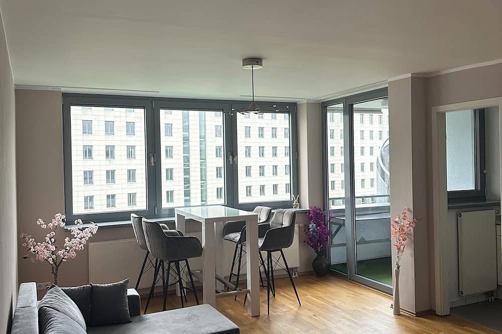 Ganze Wohnung, Premium Apartment mit Balkon in Top Lage in Düsseldorf-Golzheim, Düsseldorf