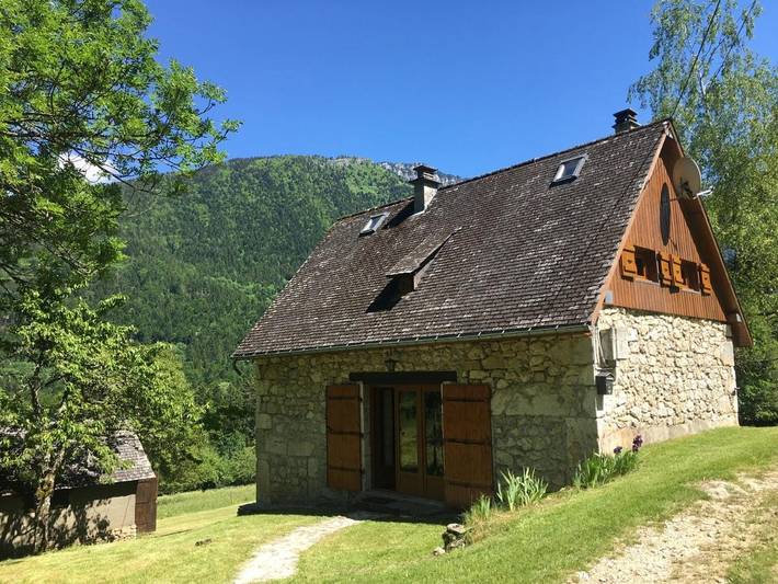 Location de vacances pour 6 personnes, avec vue et jardin à Saint-Pierre-d'Entremont - 2