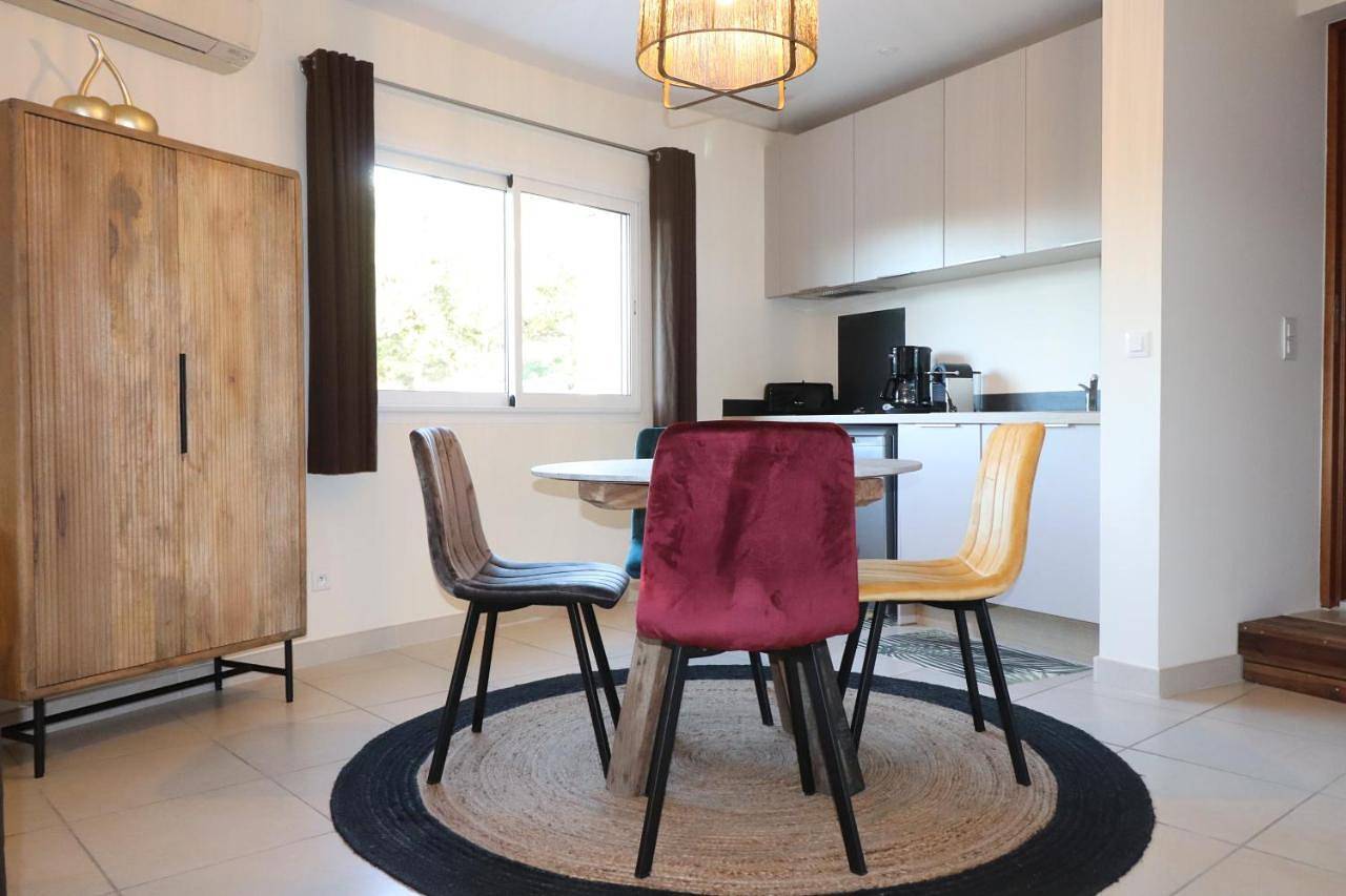 Appartement entier, One-Bedroom Apartment in Vailhauquès, Côte méditerranéenne (France)
