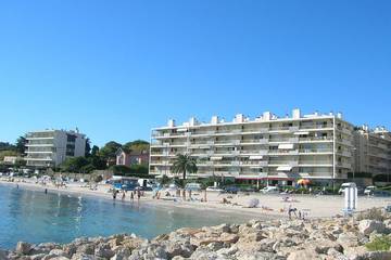 Gîte pour 4 personnes, avec piscine et balcon dans Plage de la Salis