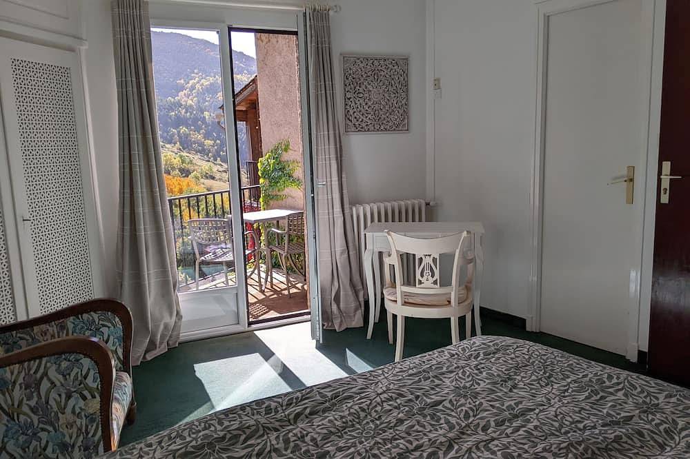Montserrat Figueras - 4 en-suite bedrooms - Gite 8 people in Llo, Parc naturel régional des Pyrénées catalanes