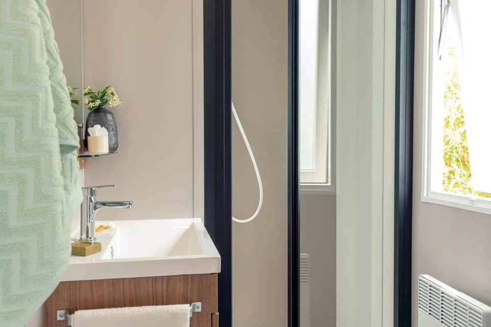 Mobilhome grand confort dans camping 3 , accès direct à Omaha Beach in Colleville-sur-Mer, Région de Bayeux