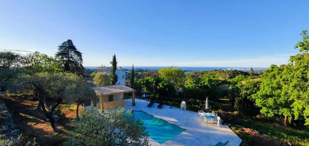 Location de vacances pour 8 personnes, avec jardin ainsi que piscine et vue à La Gaude - 2