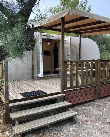 Tente pour 4 personnes dans l' Aude