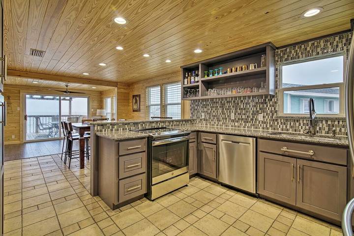 Vacation rental for 8 people, with yard and terrace in Texas Gulf Coast