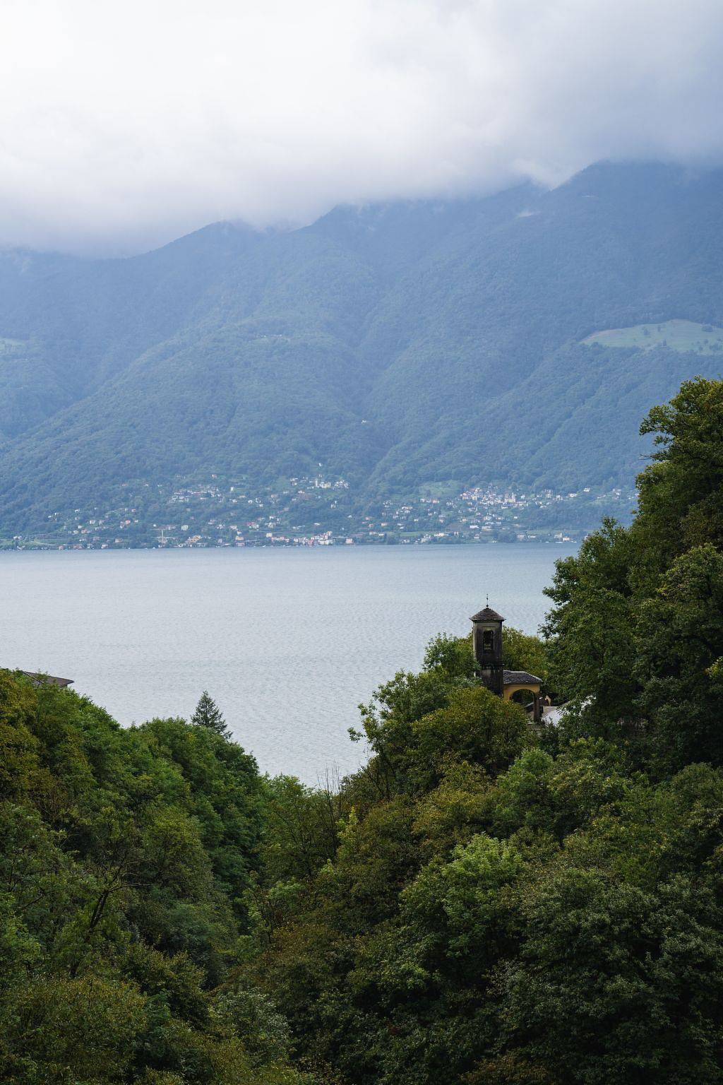 "Palazzo Branca" mit Blick auf den See. in Porta (Brissago), Brissago