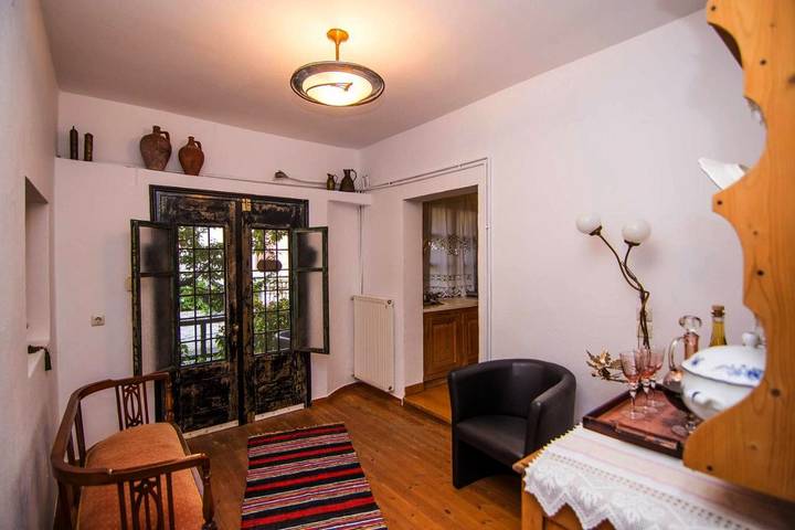 Location de vacances pour 4 personnes, avec Terrasse ainsi que Jardin et Vue dans (Nea) Vrasna - 3